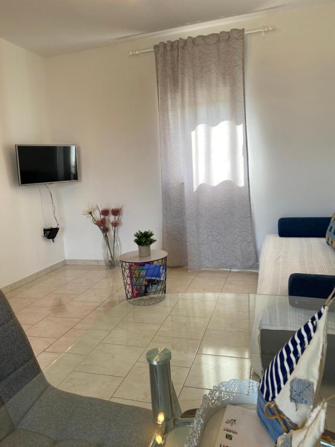 Apartments Mikecin Novigrad  Exterior foto