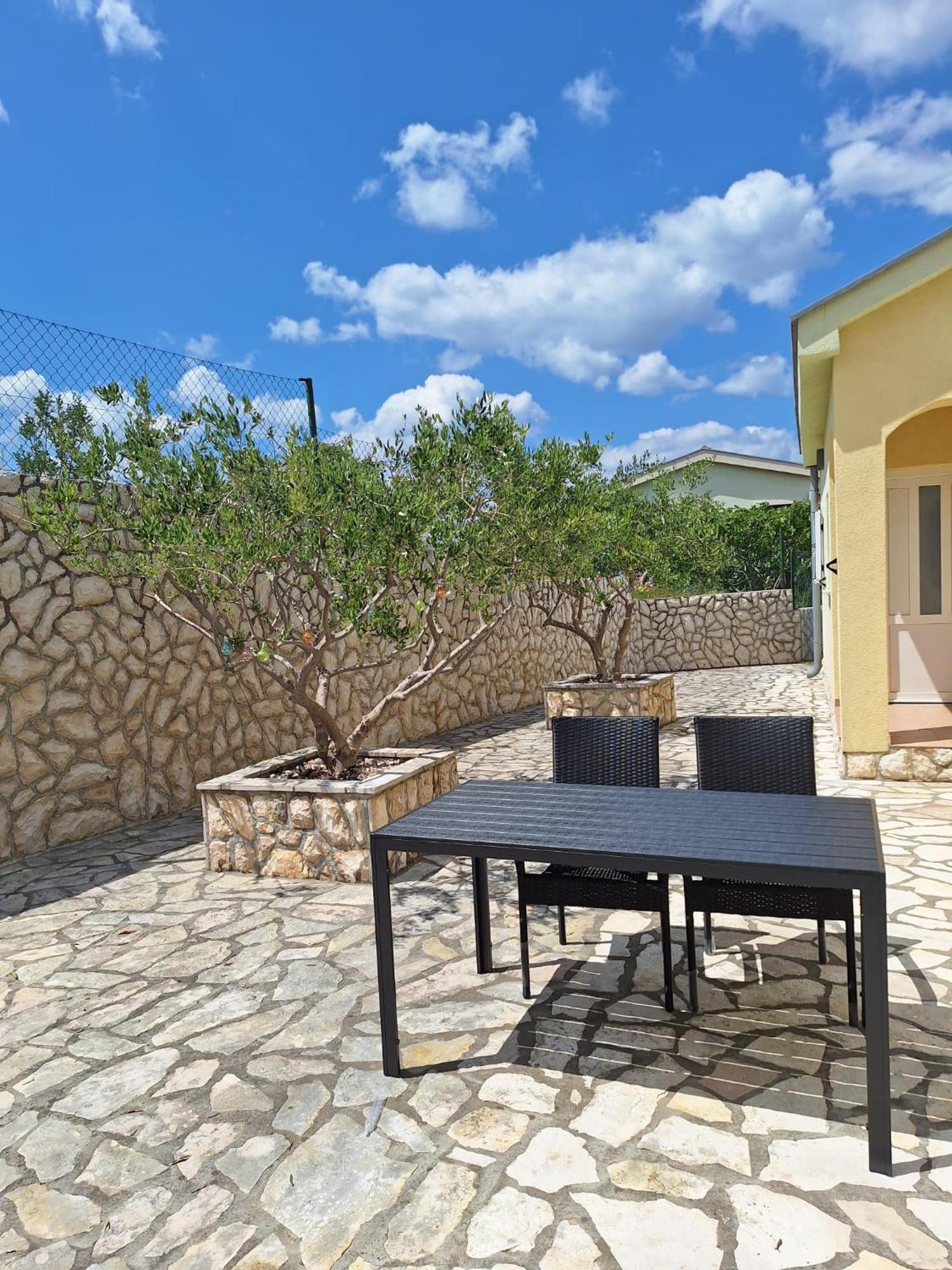 Apartments Mikecin Novigrad  Exterior foto